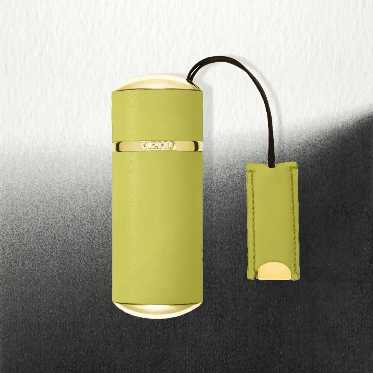 Green light - Travel case | Memo Paris